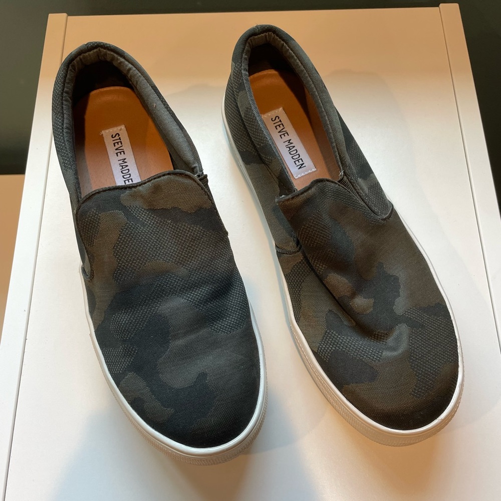 Steve Madden slip on platform shoes